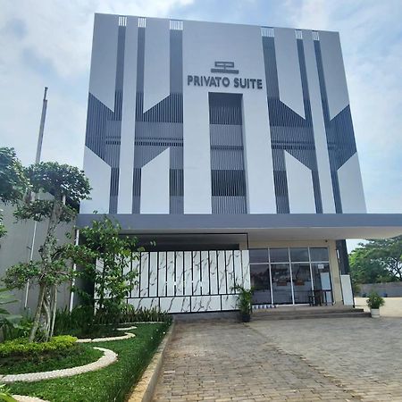 Oyo 2816 Privato Suite Kembaran Exteriér fotografie