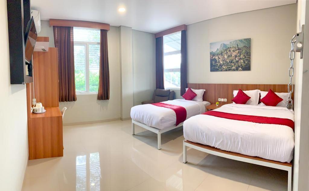 Oyo 2816 Privato Suite Kembaran Exteriér fotografie