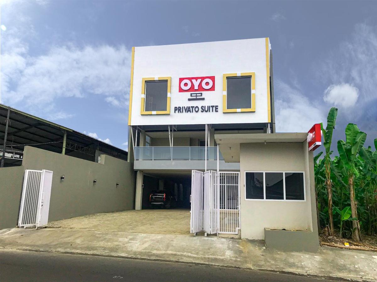 Oyo 2816 Privato Suite Kembaran Exteriér fotografie