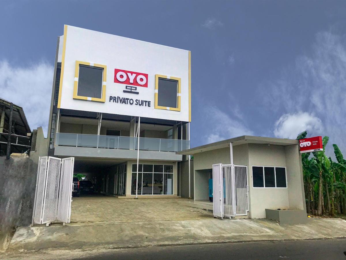 Oyo 2816 Privato Suite Kembaran Exteriér fotografie
