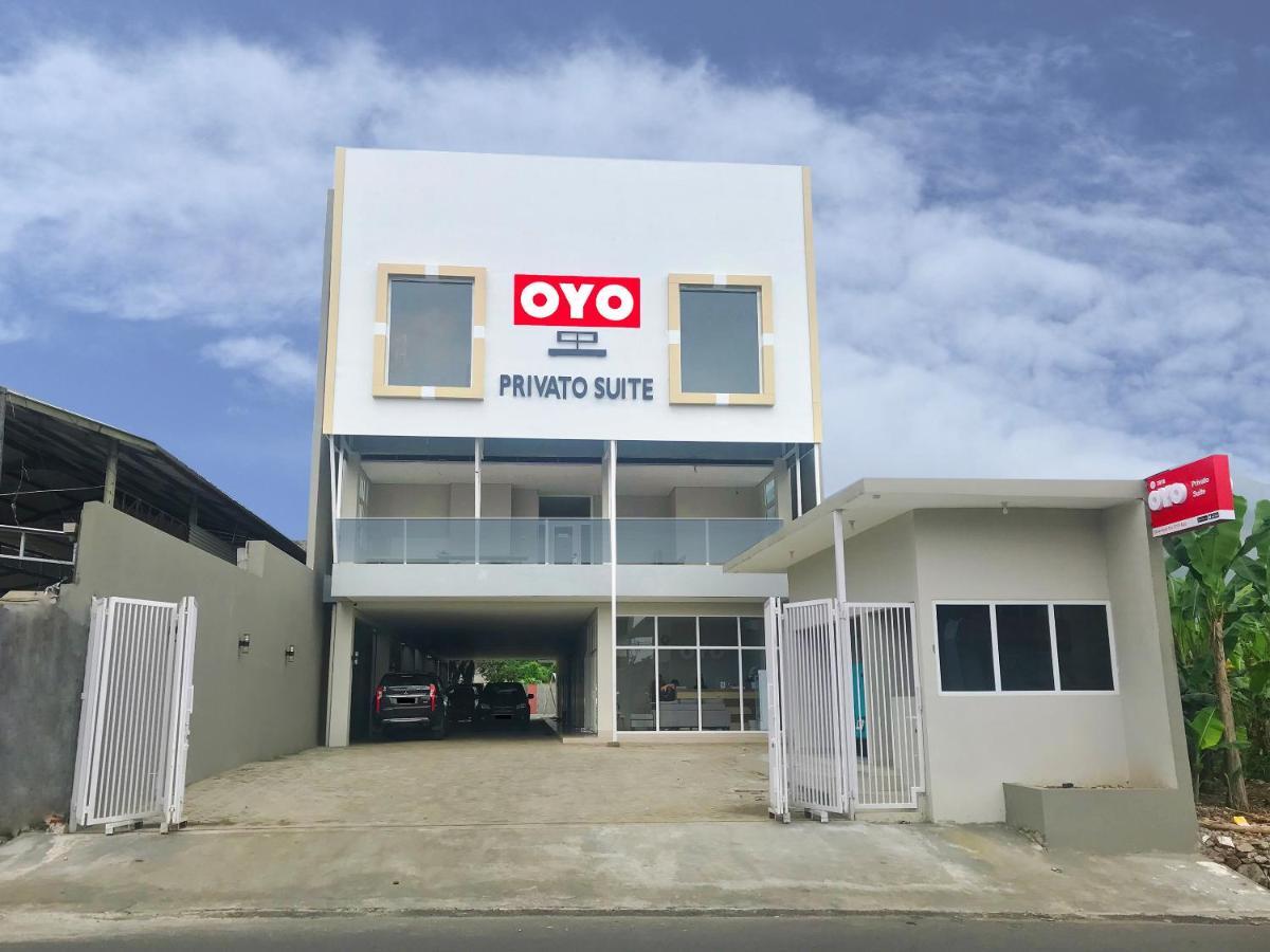 Oyo 2816 Privato Suite Kembaran Exteriér fotografie